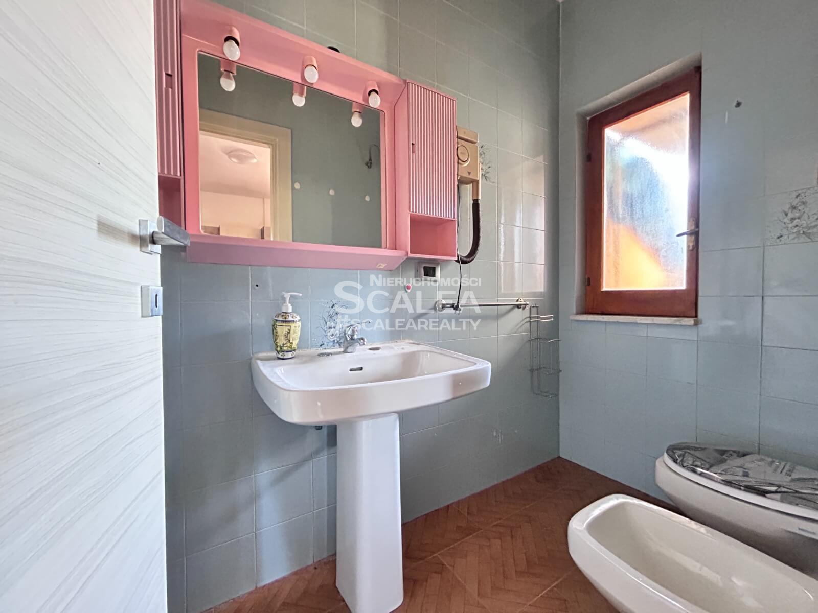 Apartament z widokiem na morze i ogrodem w centrum Scalea