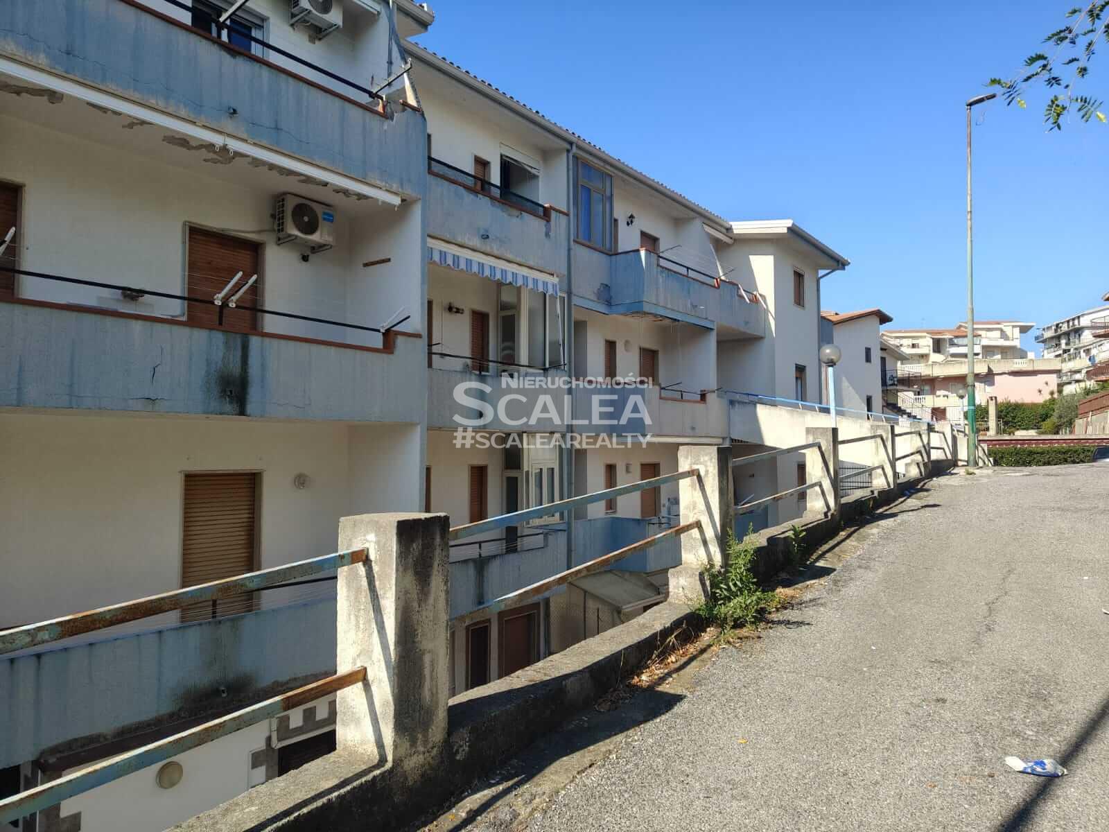 Apartament w Scalea z dala od miejskiego zgiełku z widokiem na panoramę miasta