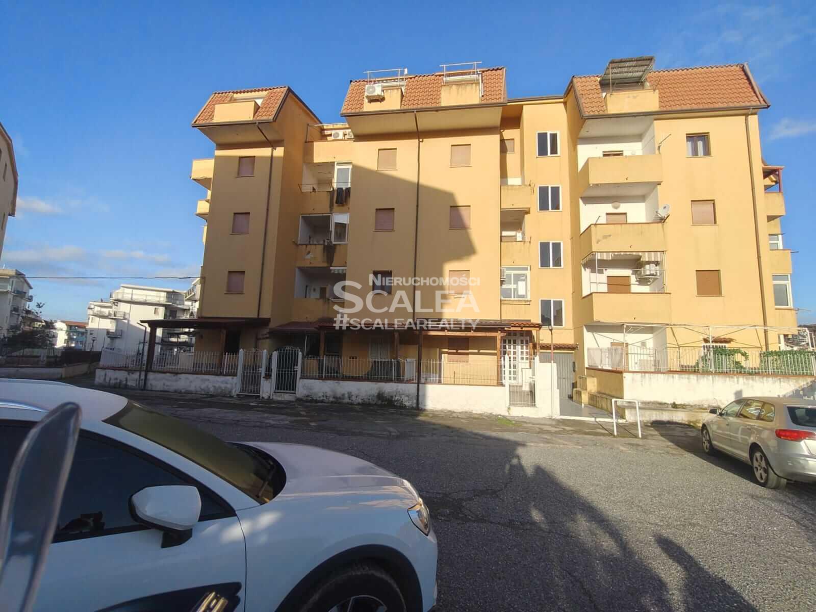 Scalea, mieszkanie trzypokojowe na 4 kondygnacji w parku "Il Mulino"