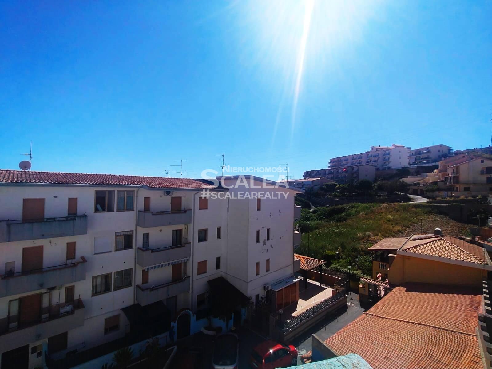 Apartament w Scalea z dala od miejskiego zgiełku z widokiem na panoramę miasta
