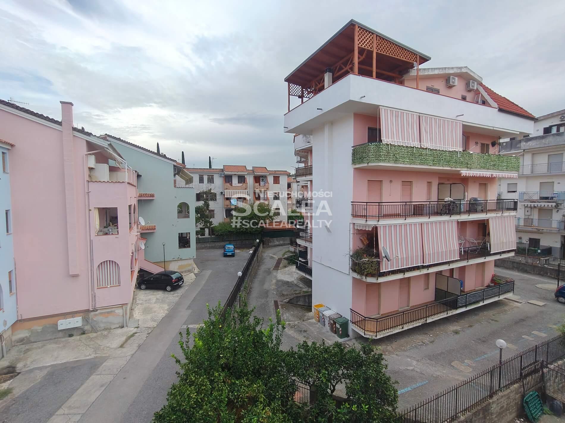 Apartament w centrum Scalea, 2 piętro, 3 sypialnie