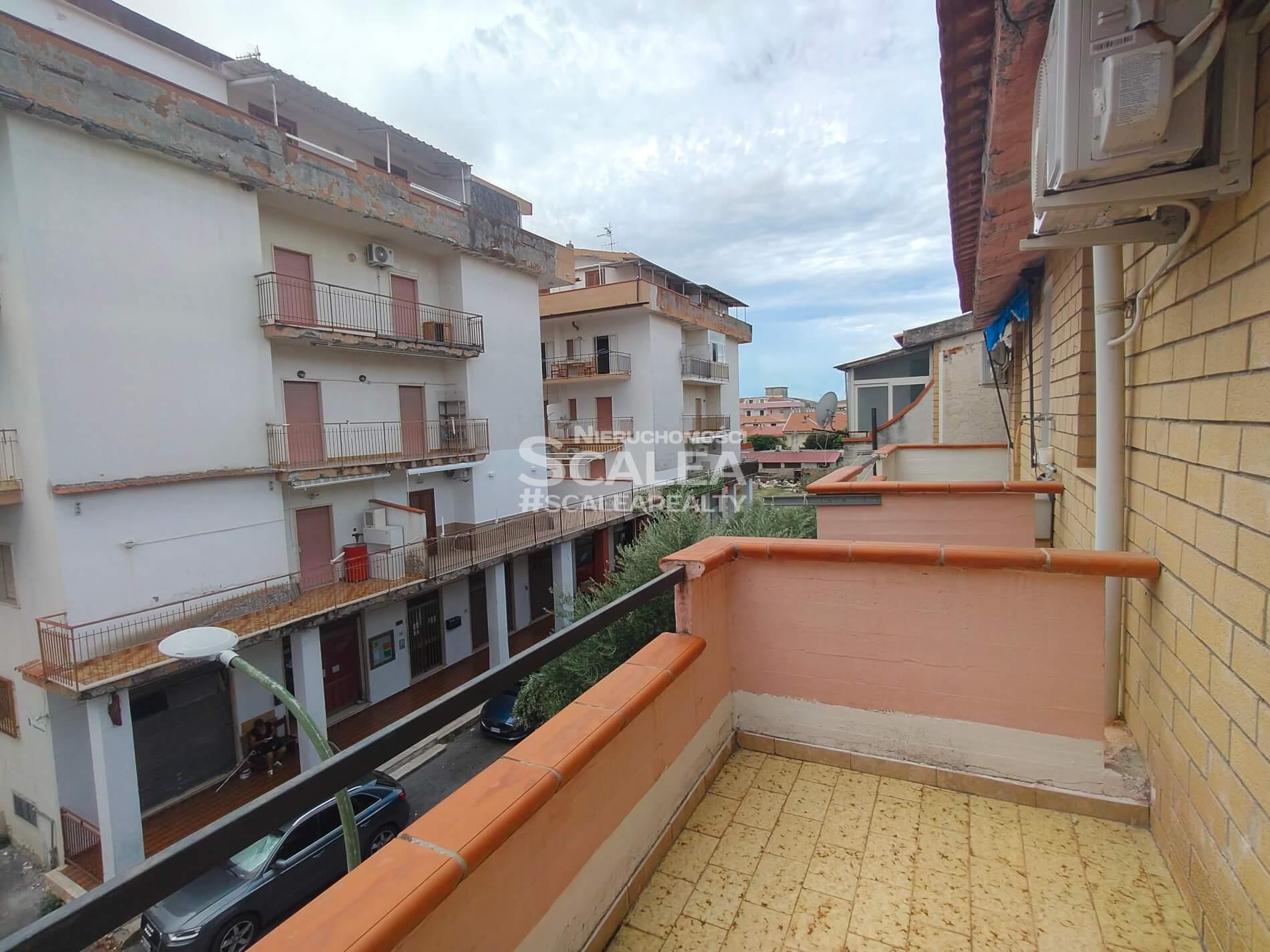Apartament w centrum Scalea, 2 piętro, 3 sypialnie