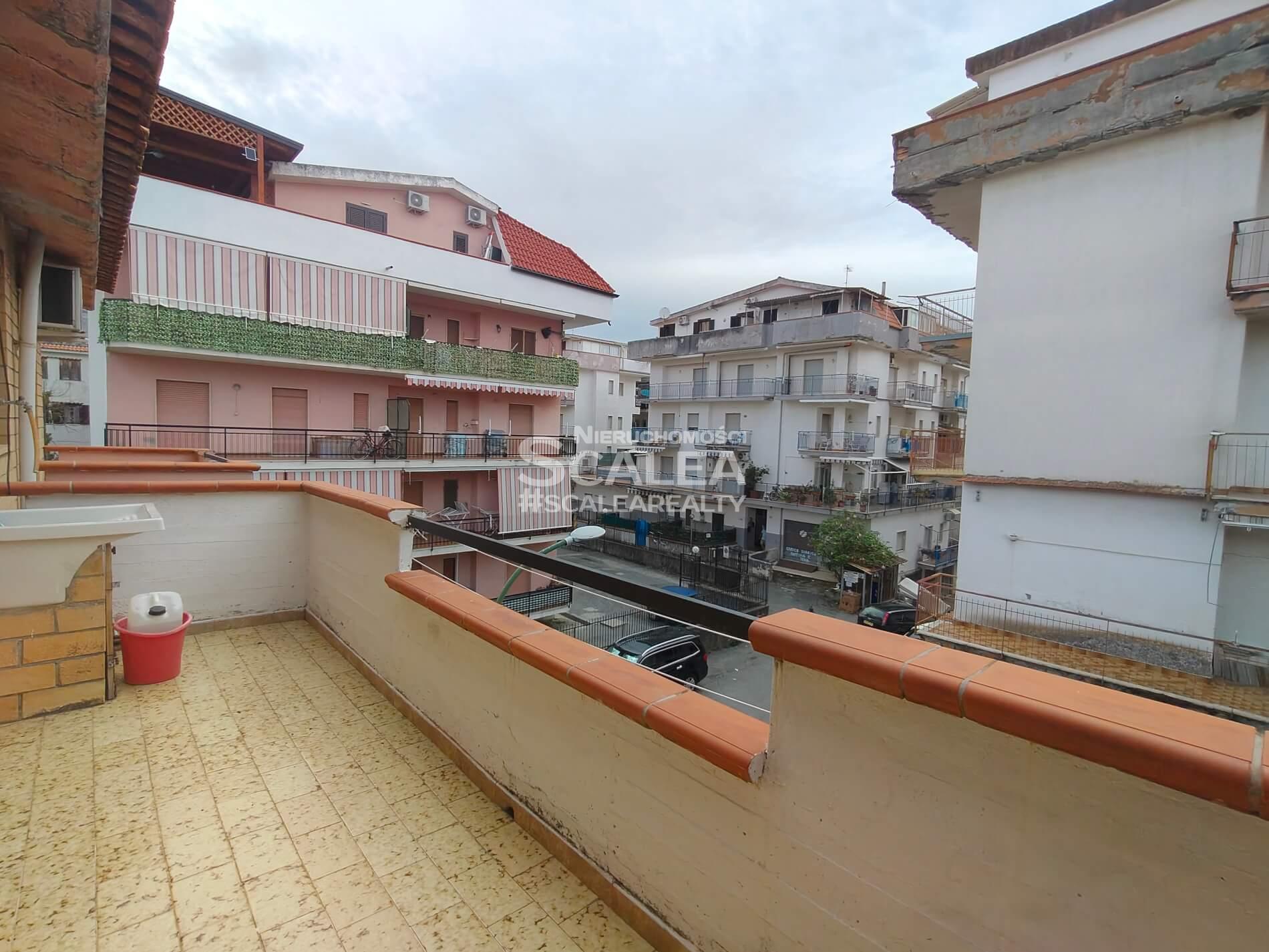 Apartament w centrum Scalea, 2 piętro, 3 sypialnie