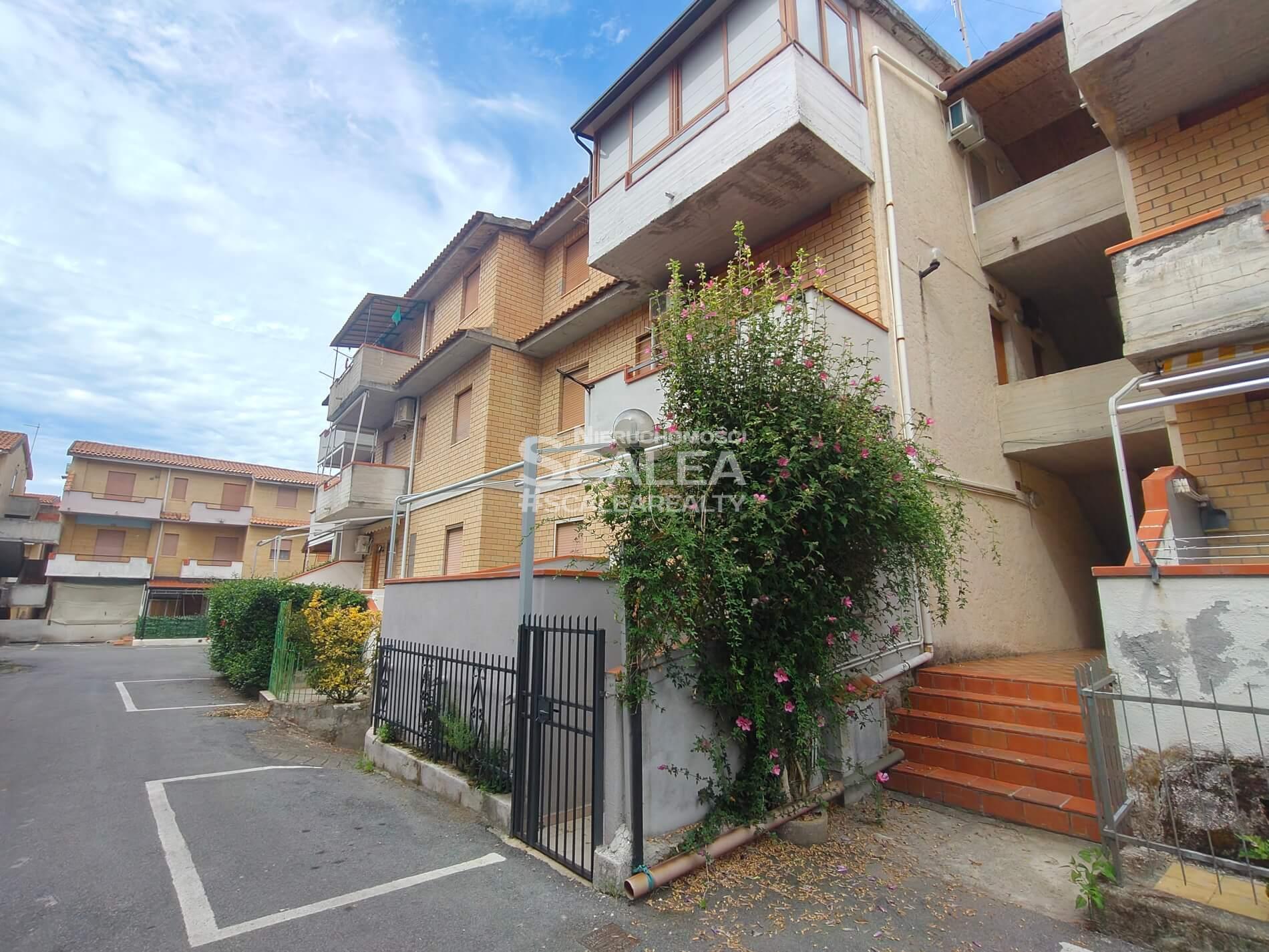 Apartament w centrum Scalea, 2 piętro, 3 sypialnie