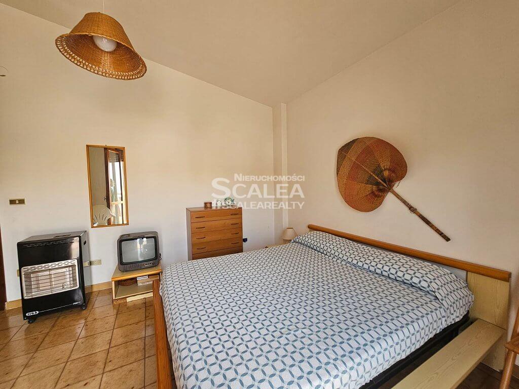 Apartament z garażem, w centrum Scalea, 80 m2 z widokiem na morze
