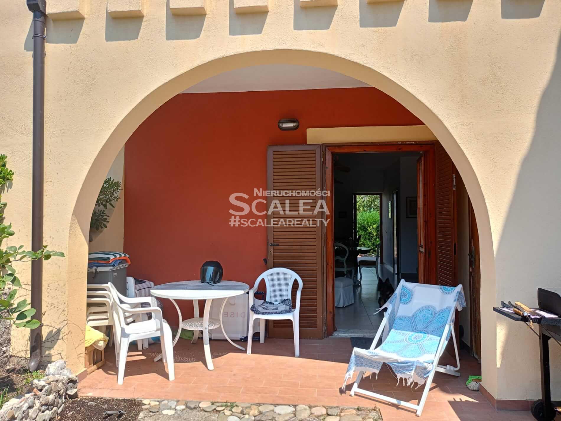 Willa w Baia del Carpino z basenem i widokiem na morze