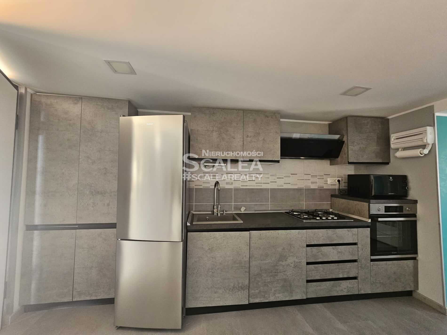 Scalea, luksusowy budynek z odnowionym apartamentem na 5 piętrze